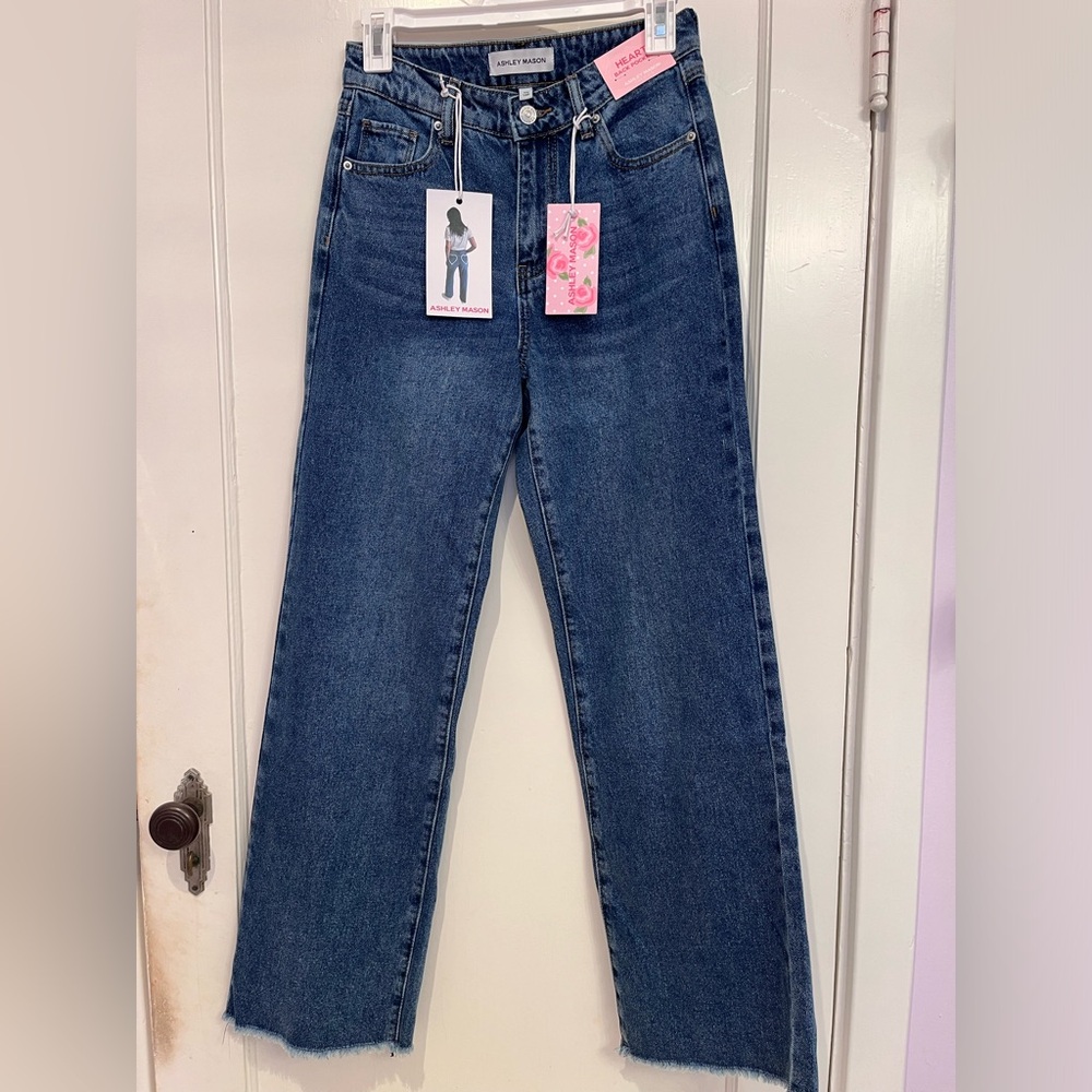 Ashley Mason Heart Back Pockets Jeans - Picture 8 of 9